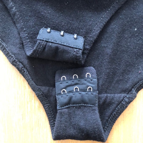 Deep V Bodysuit - Picture 3 of 3